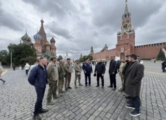 Генерал Шаманов вручил Благодарственные письма алтайским «барсам» — добровольцам СВО